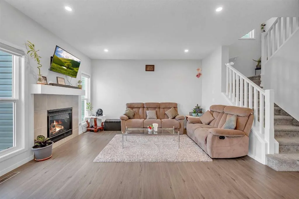 229 Cornerbrook Common NE