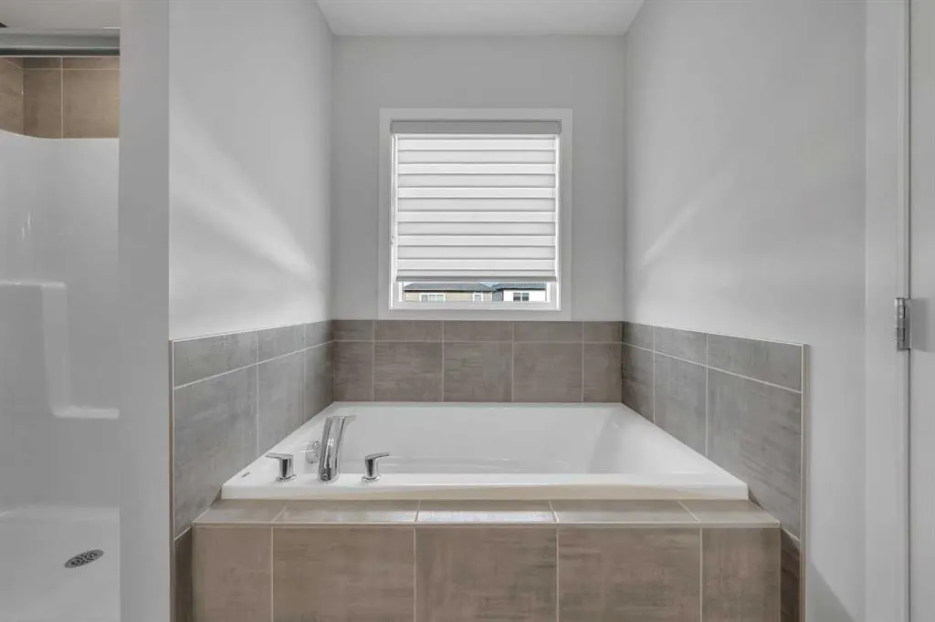 229 Cornerbrook Common NE