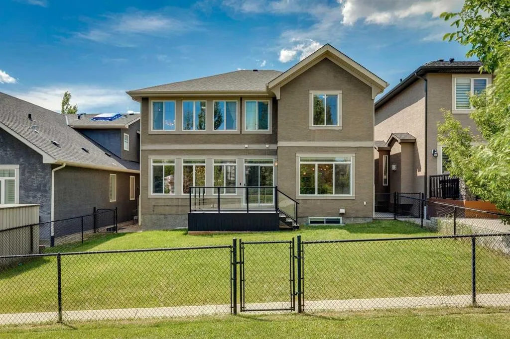44 Panatella Rise NW