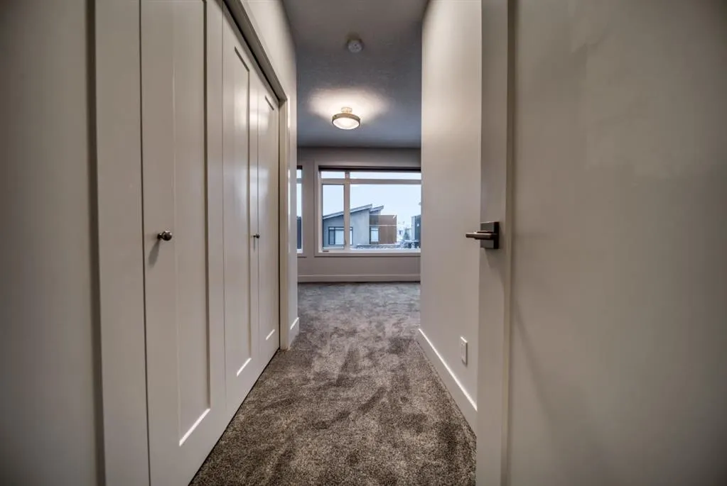 81 Royal Elm Green NW