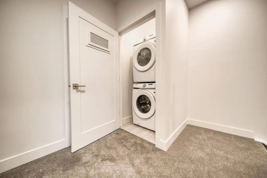 81 Royal Elm Green NW