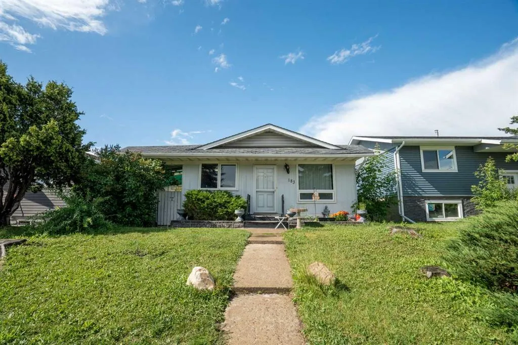 183 Dovely Crescent SE