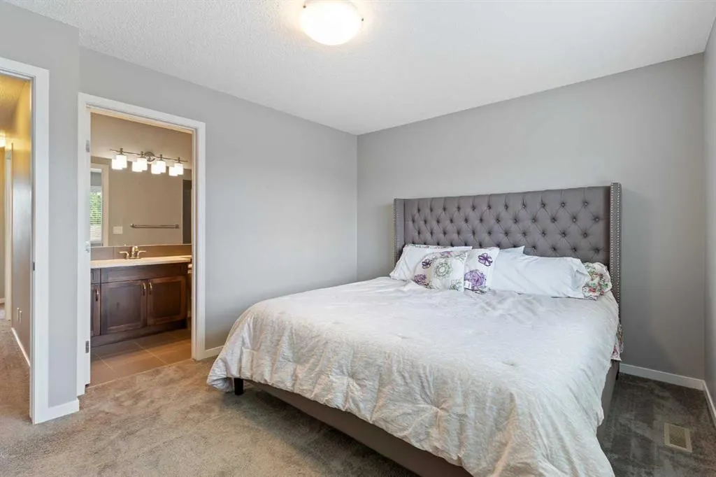 2092 New Brighton Park SE