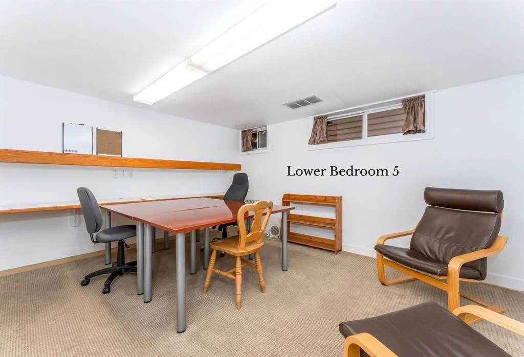4 Woodside Lane