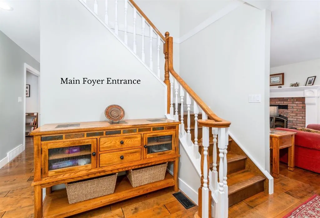 4 Woodside Lane