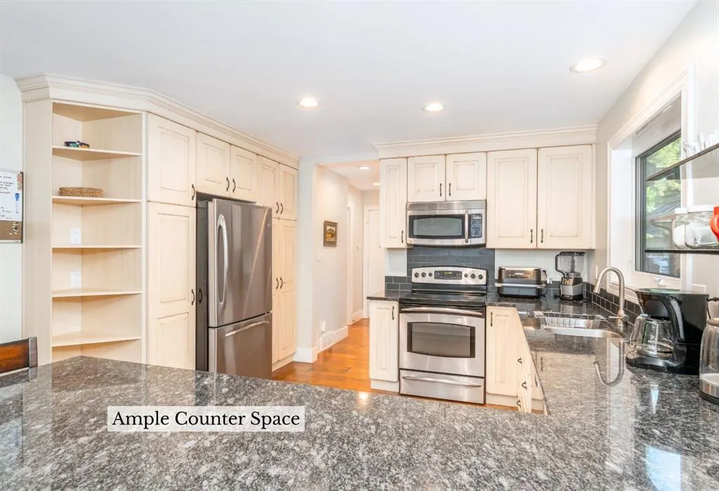 4 Woodside Lane