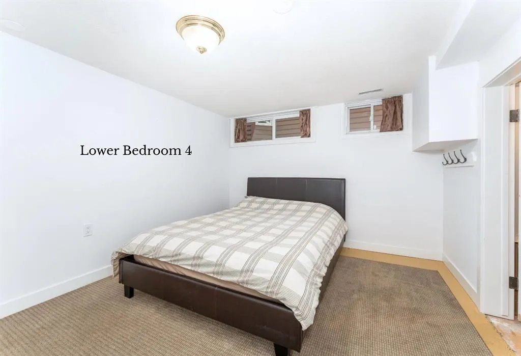 4 Woodside Lane
