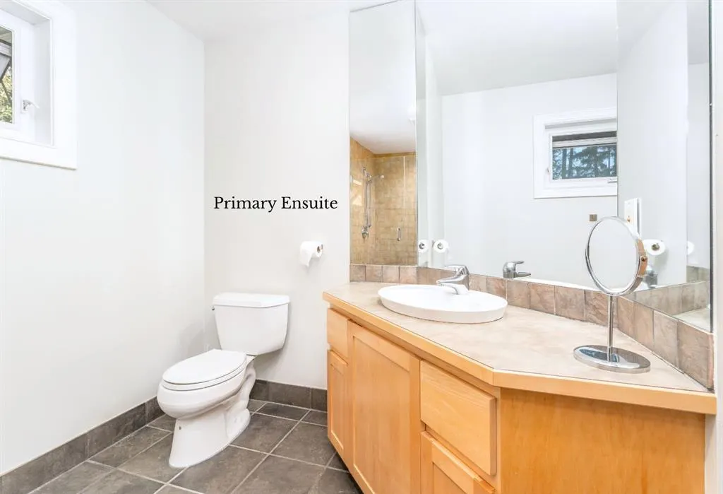 4 Woodside Lane
