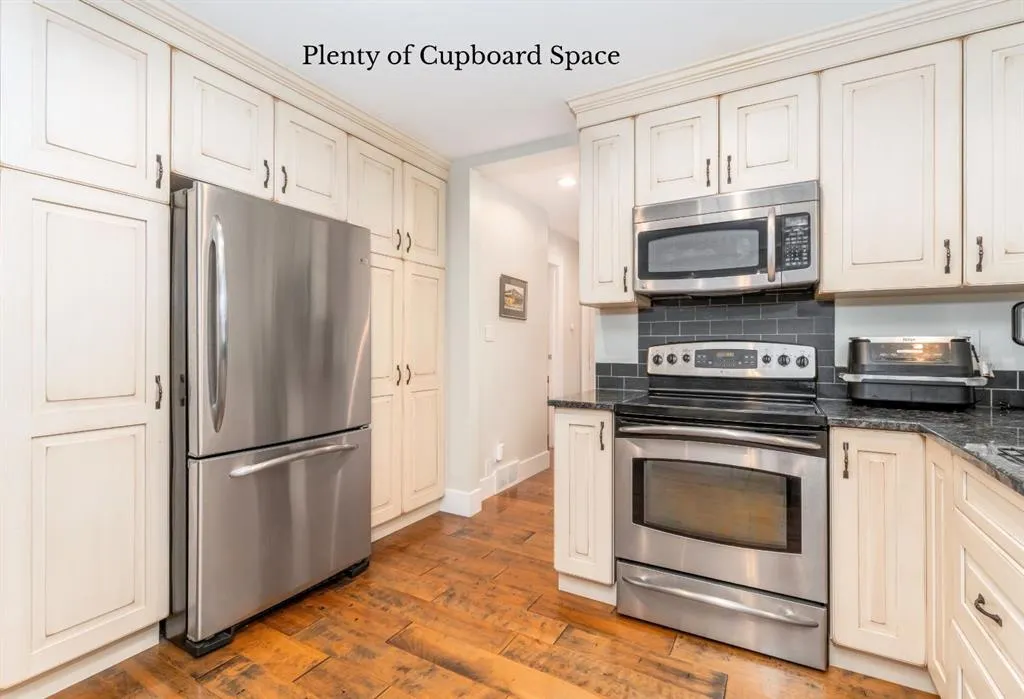 4 Woodside Lane