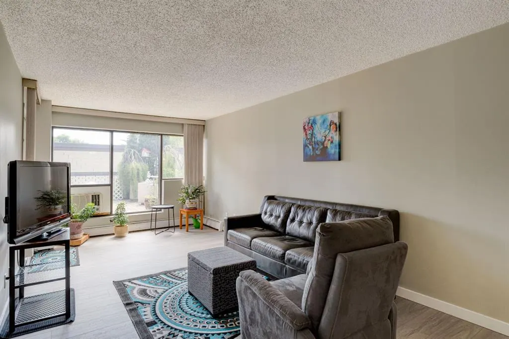 659 4 Avenue NE, #106