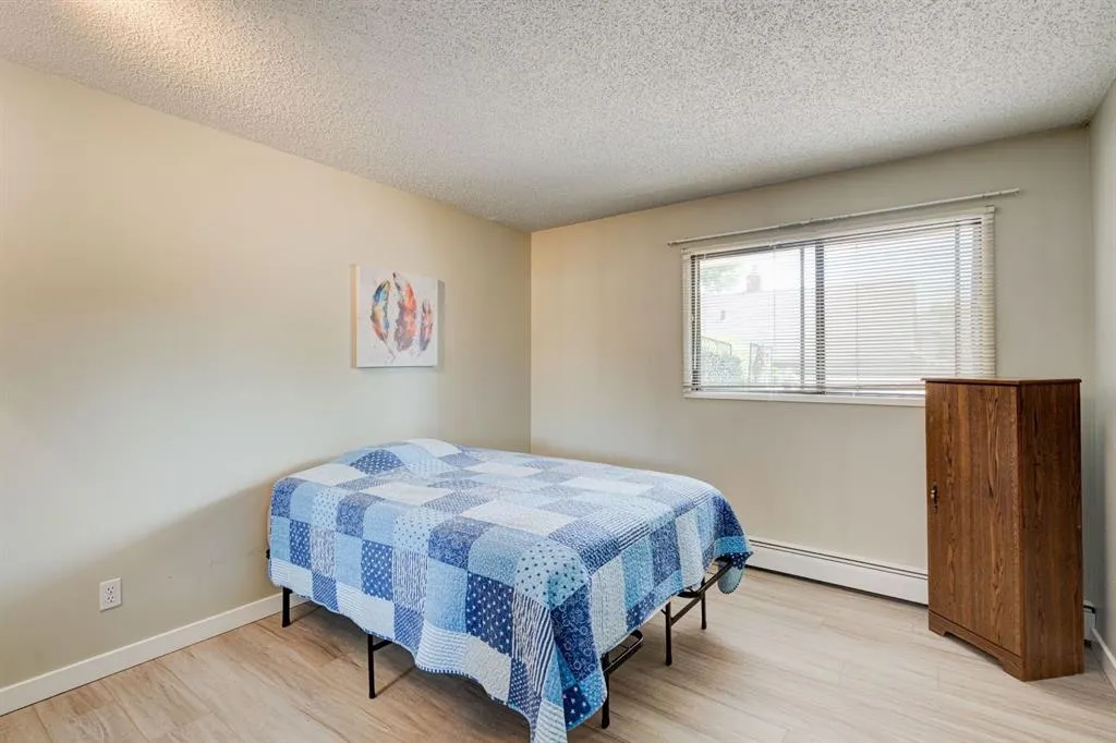 659 4 Avenue NE, #106