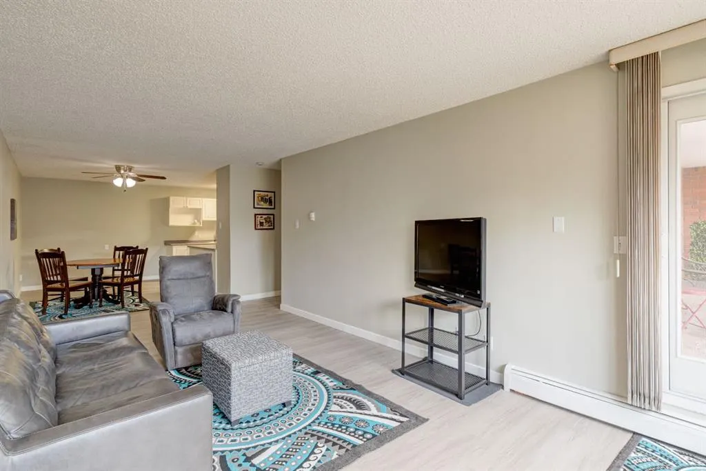 659 4 Avenue NE, #106