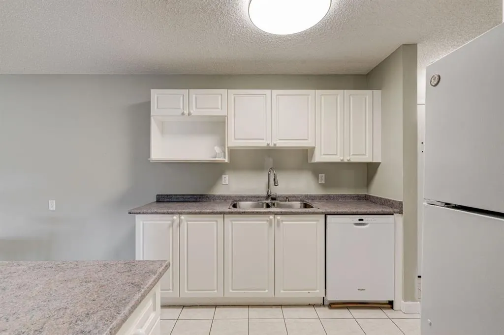 659 4 Avenue NE, #106