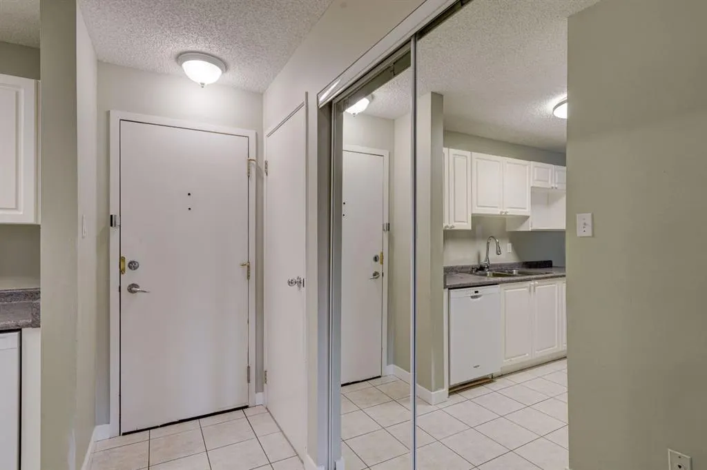 659 4 Avenue NE, #106