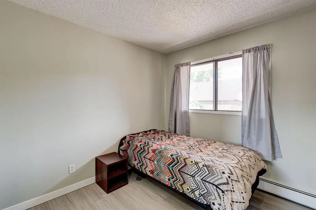 659 4 Avenue NE, #106