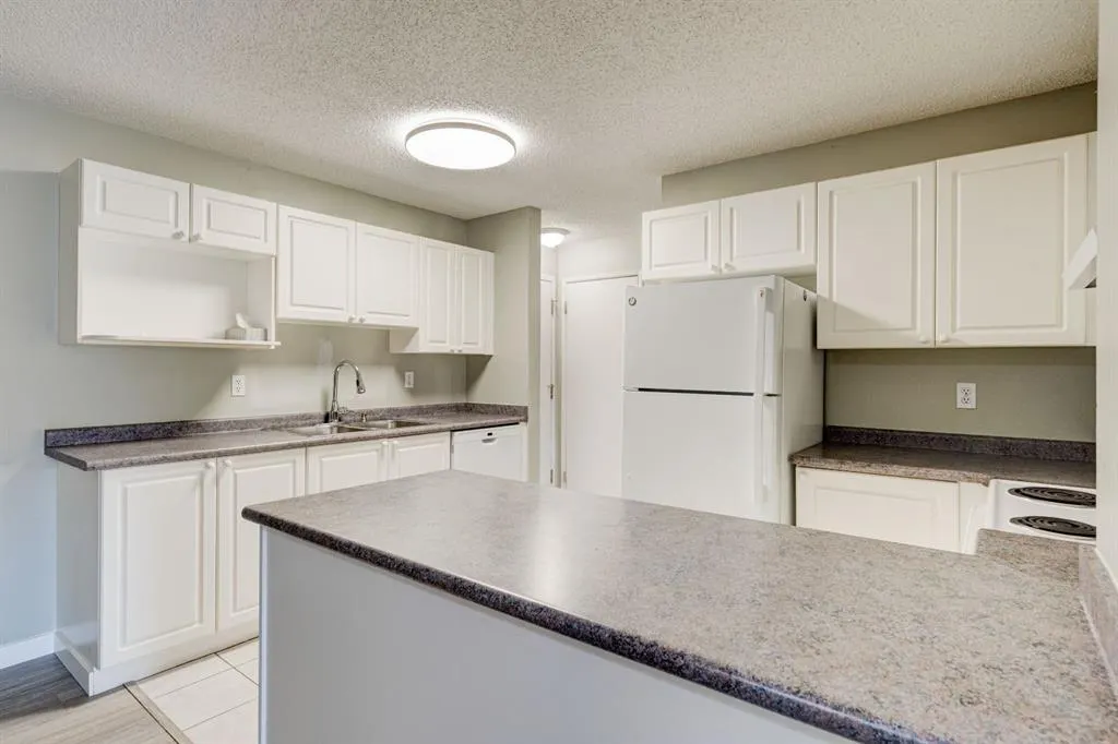 659 4 Avenue NE, #106