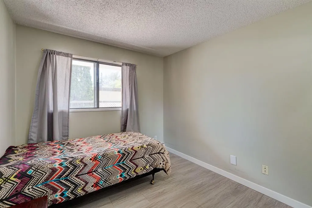 659 4 Avenue NE, #106