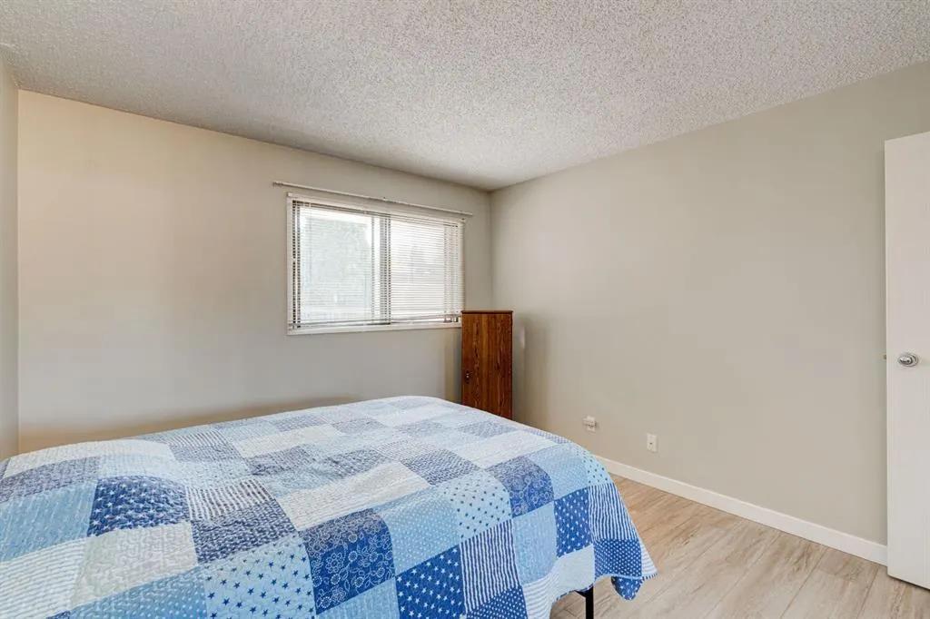 659 4 Avenue NE, #106