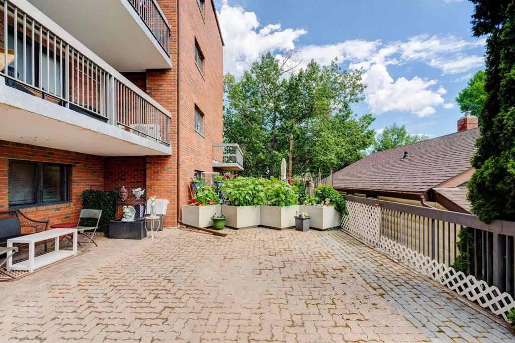 659 4 Avenue NE, #106