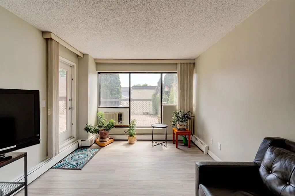 659 4 Avenue NE, #106