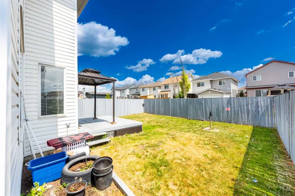 48 Saddlehorn Crescent NE