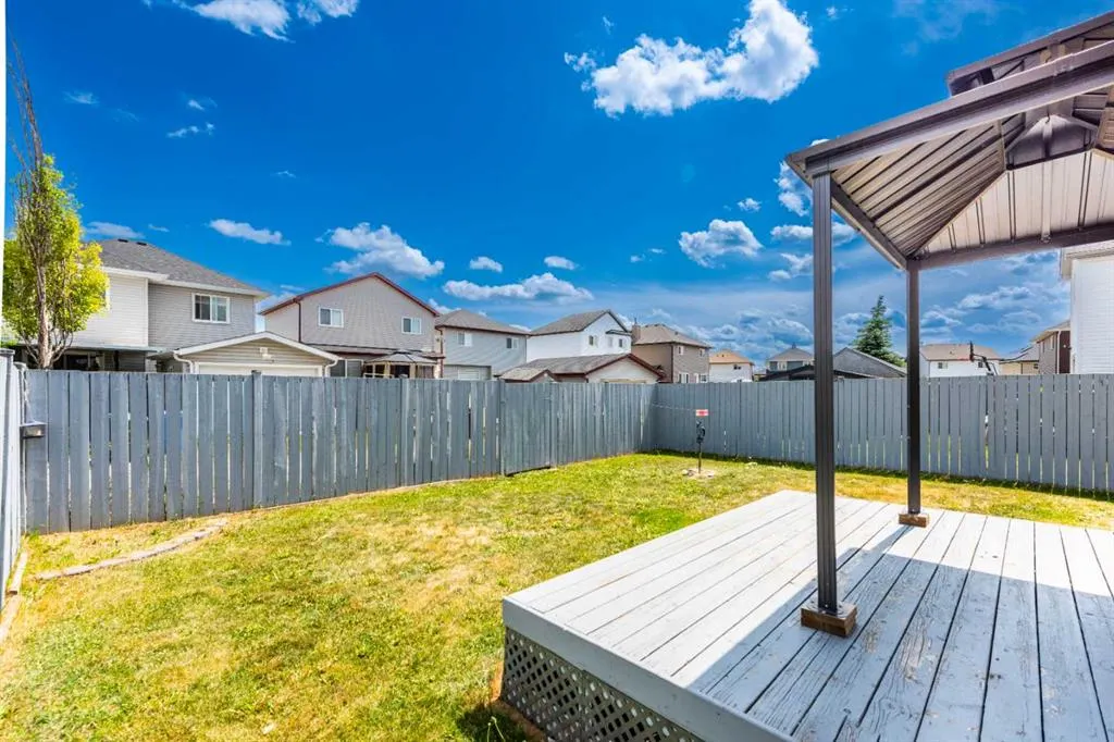48 Saddlehorn Crescent NE