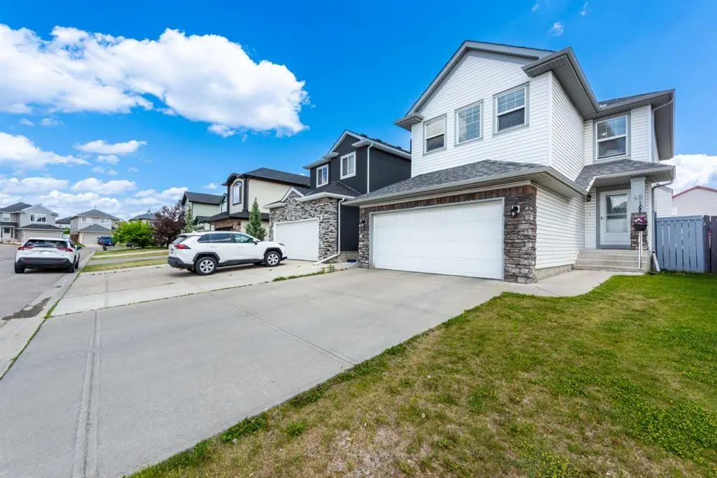48 Saddlehorn Crescent NE