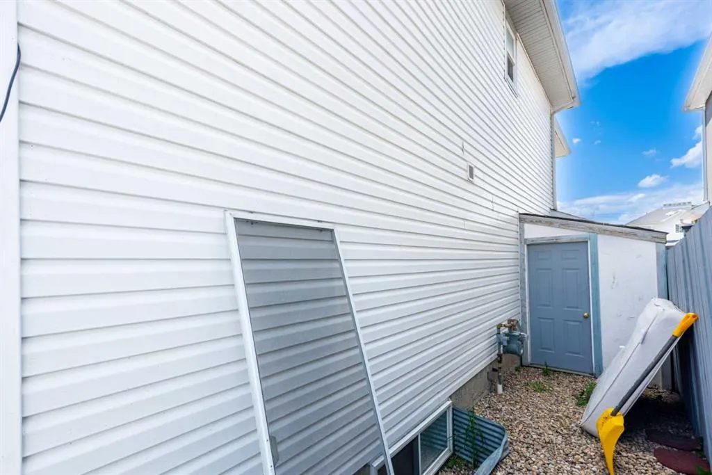 48 Saddlehorn Crescent NE