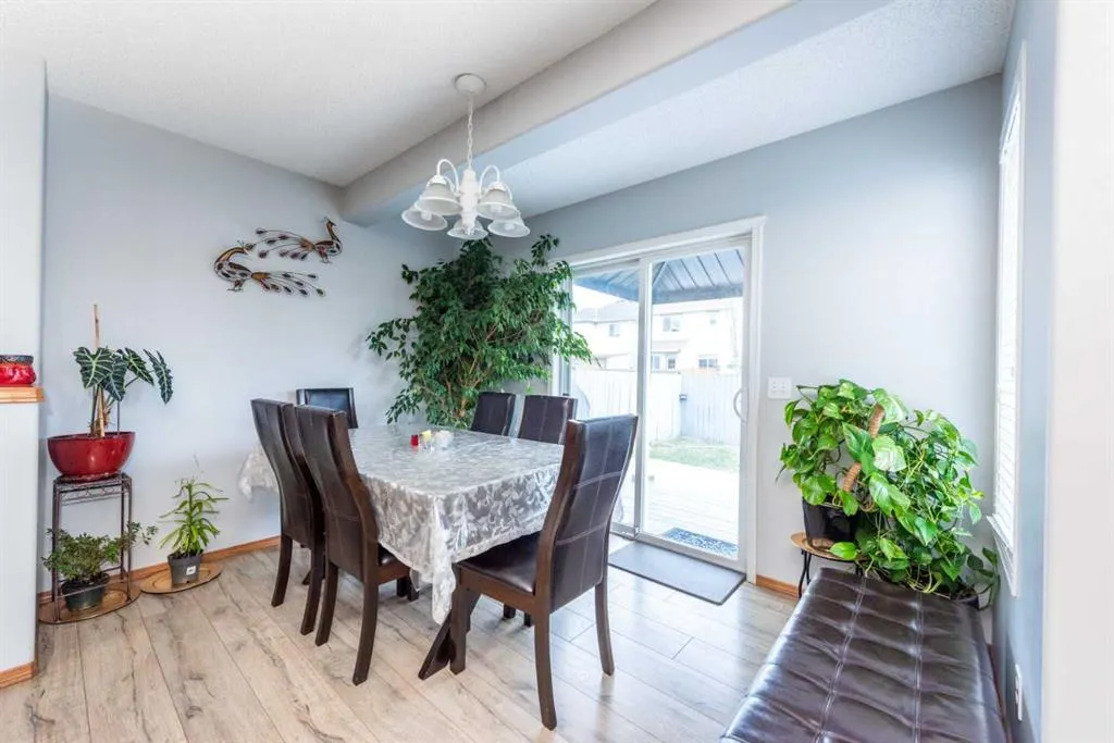 48 Saddlehorn Crescent NE