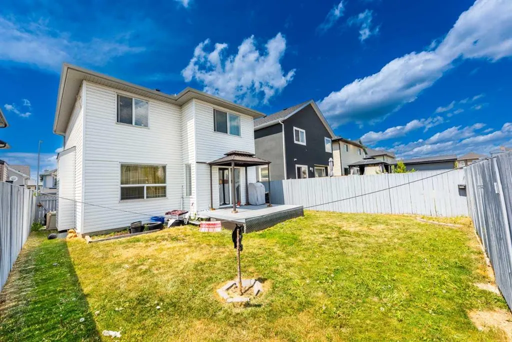 48 Saddlehorn Crescent NE