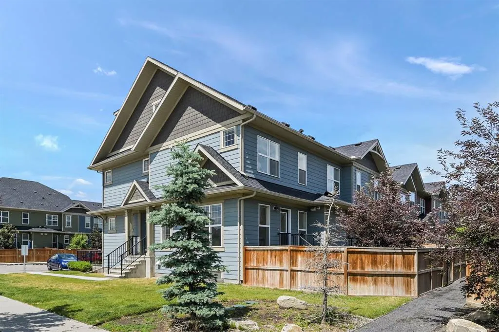 403 Cranbrook Square SE