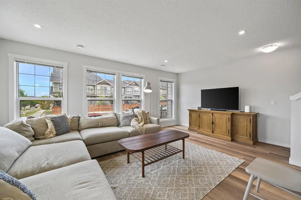 403 Cranbrook Square SE