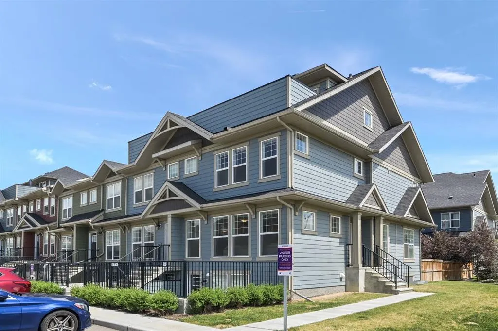 403 Cranbrook Square SE