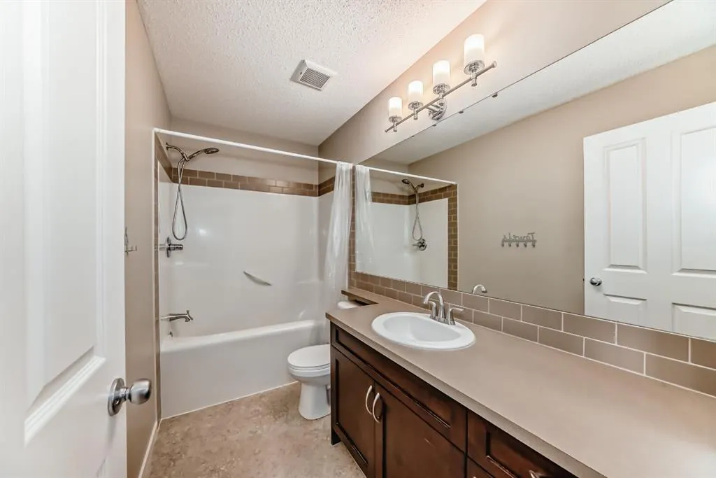 401 Cranberry Circle SE