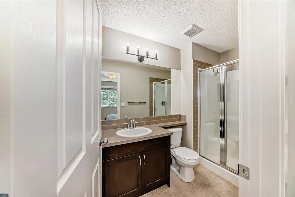 401 Cranberry Circle SE