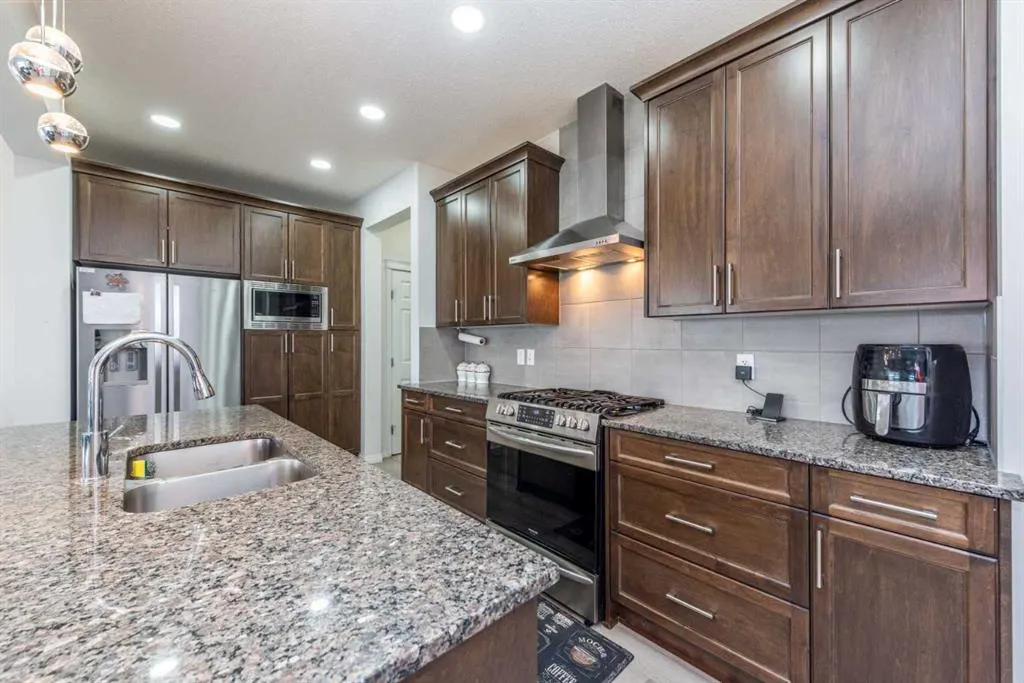 71 Savanna Parade NE