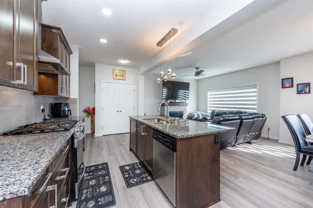 71 Savanna Parade NE