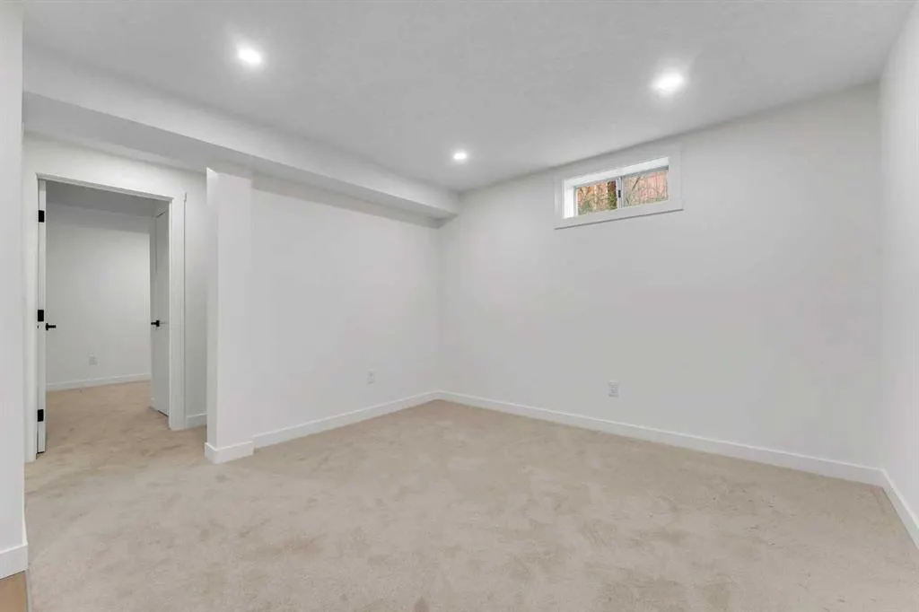 61 Martindale Court NE