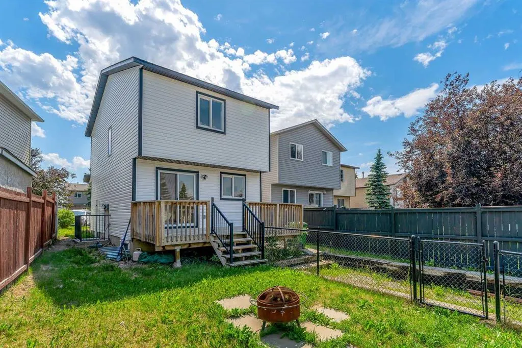 61 Martindale Court NE