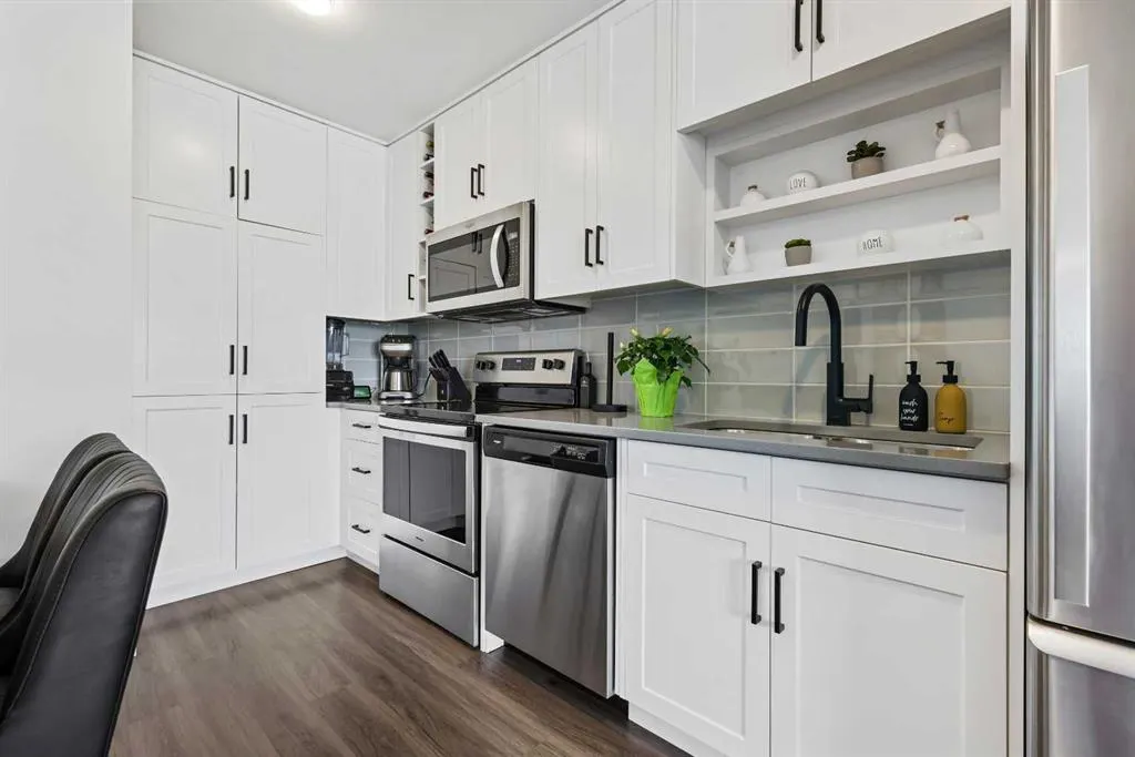 350 Livingston Common NE, #1215