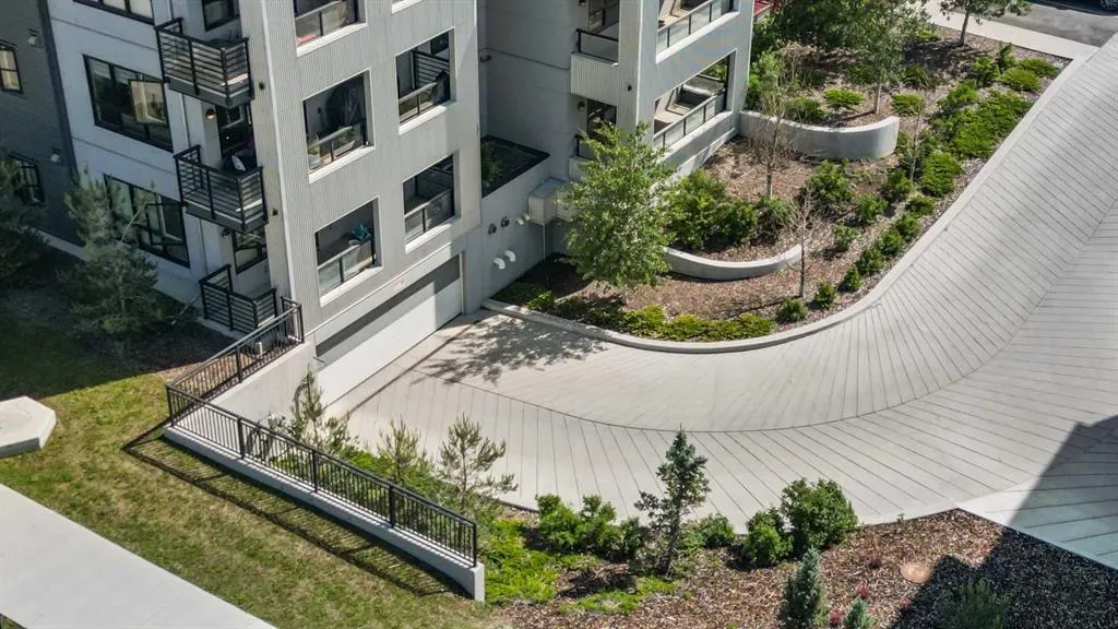 350 Livingston Common NE, #1215