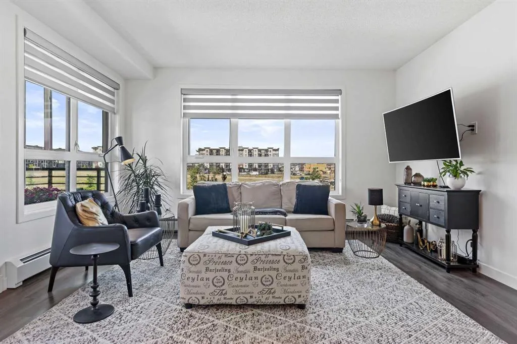 350 Livingston Common NE, #1215