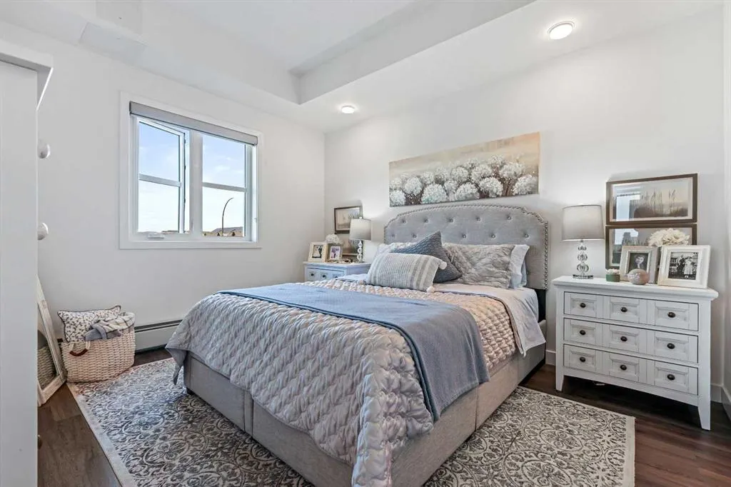 350 Livingston Common NE, #1215