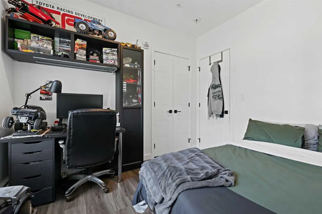 350 Livingston Common NE, #1215