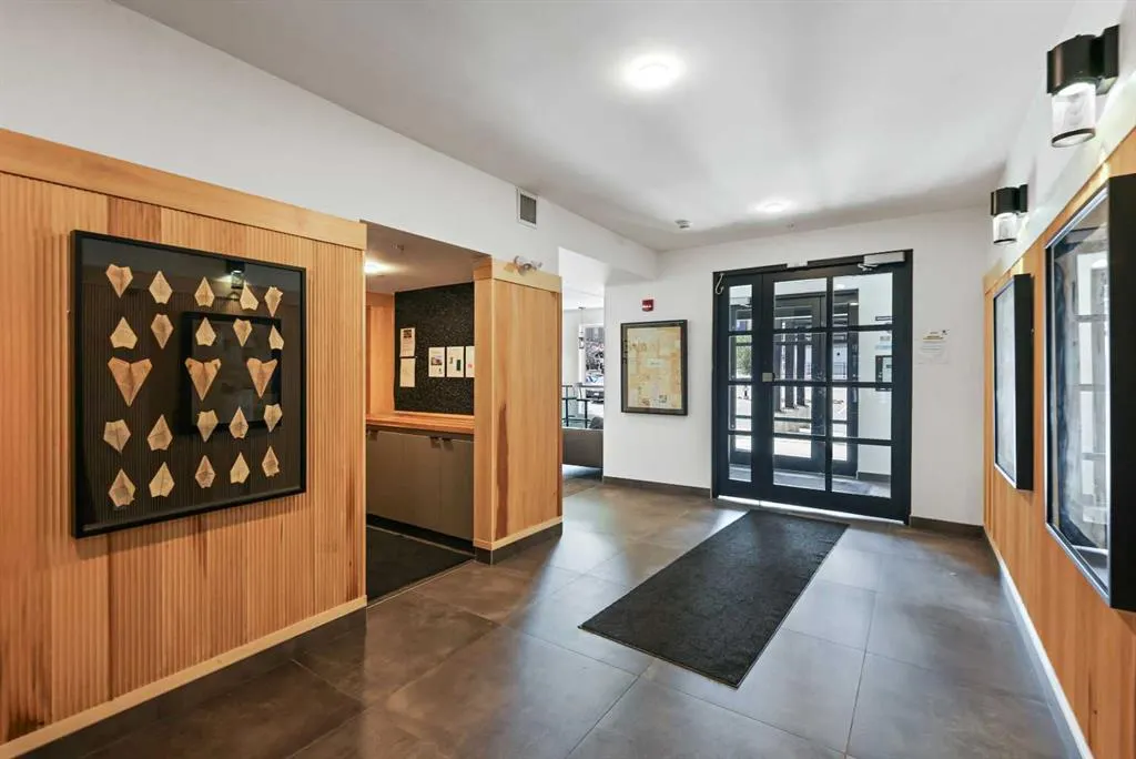 350 Livingston Common NE, #1215