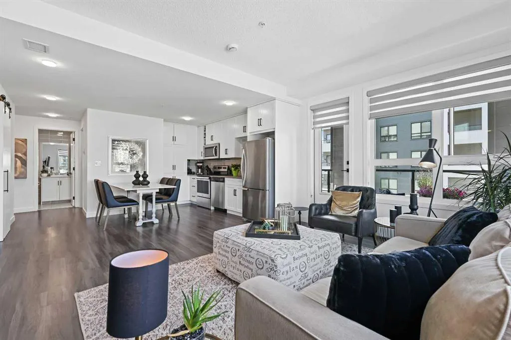 350 Livingston Common NE, #1215