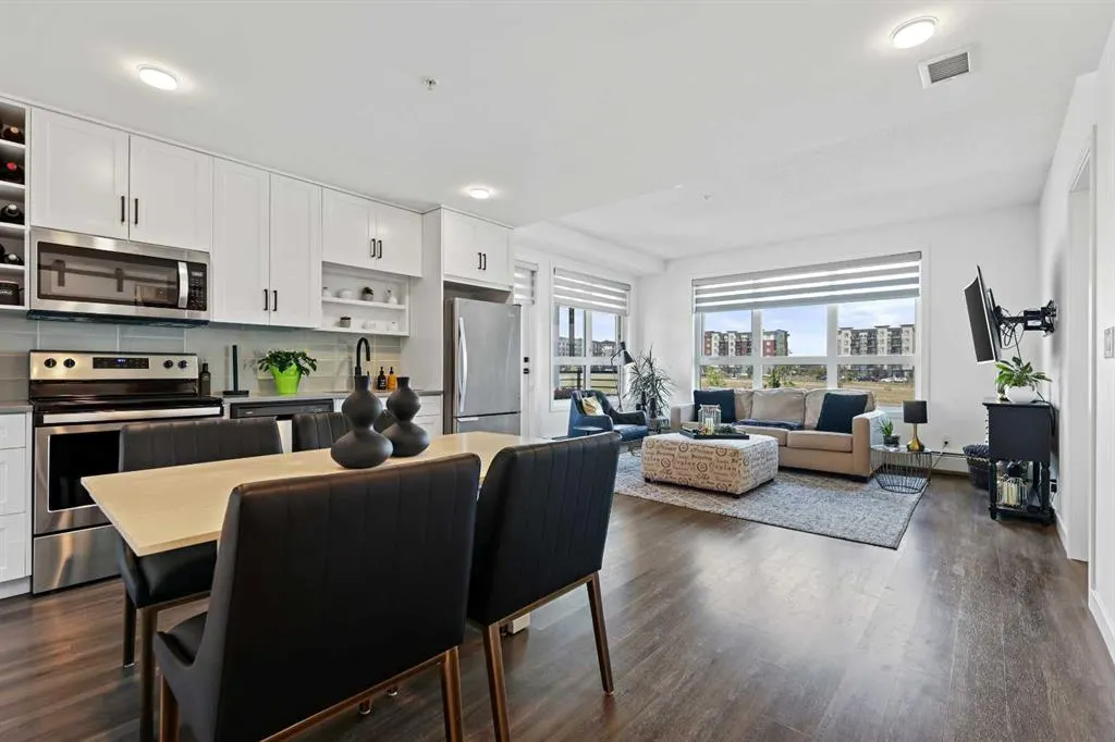 350 Livingston Common NE, #1215
