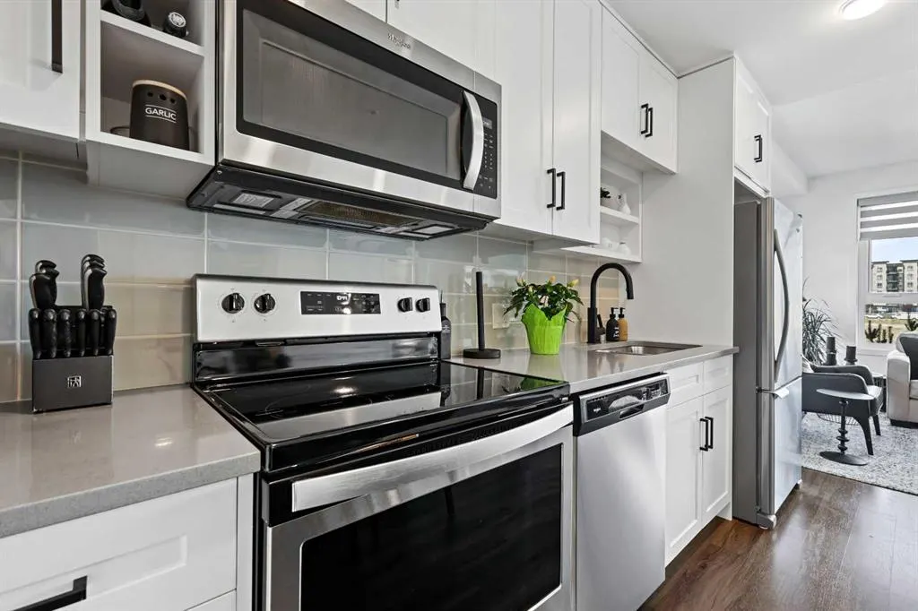 350 Livingston Common NE, #1215