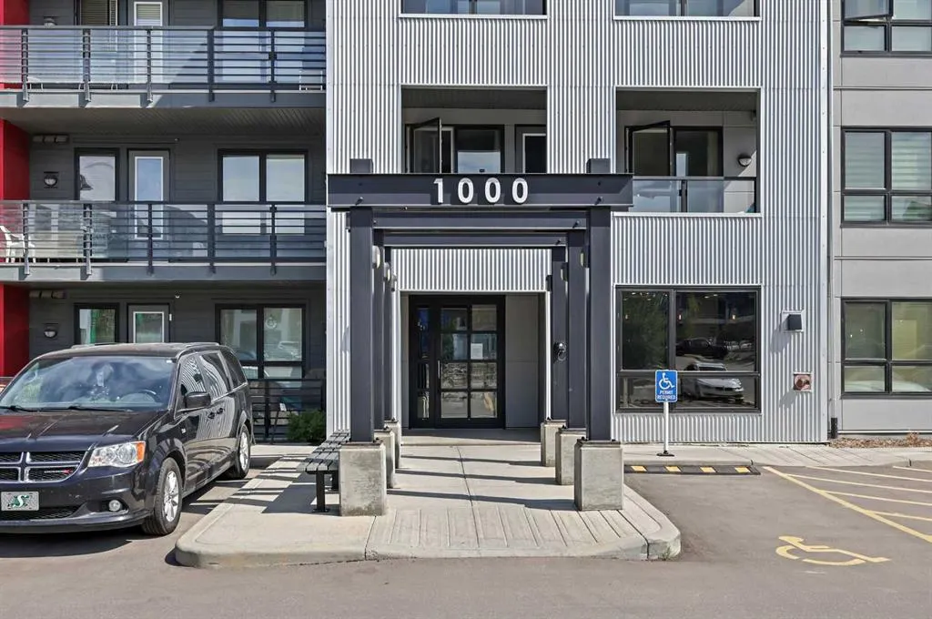 350 Livingston Common NE, #1215