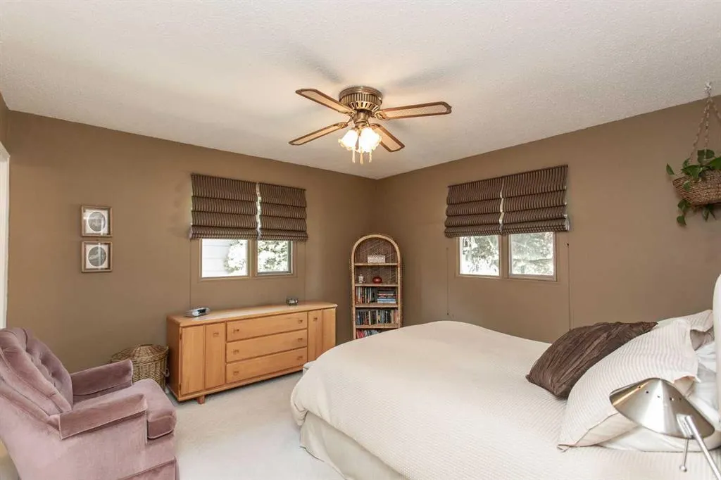 19 Oyen Crescent
